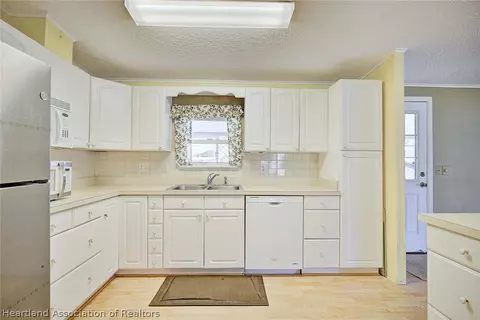 255 Hickory Ridge Dr, Sebring, FL 33876 photo 12