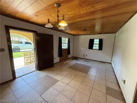 Living - 115 Lawrence Ave, Sebring, FL 33870 photo 2 of 3