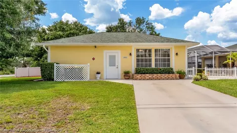 Exterior - 2001 Alan St, Sebring, FL 33875 photo 12 of 12