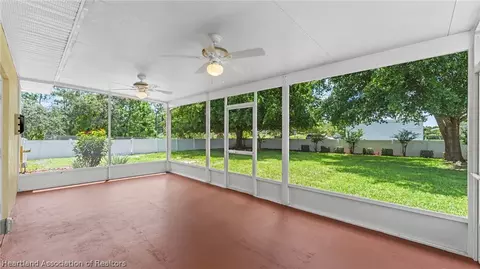 Exterior - 2001 Alan St, Sebring, FL 33875 photo 10 of 12