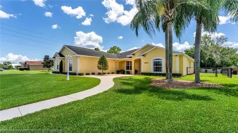 Exterior - 2001 Alan St, Sebring, FL 33875 photo 2 of 12