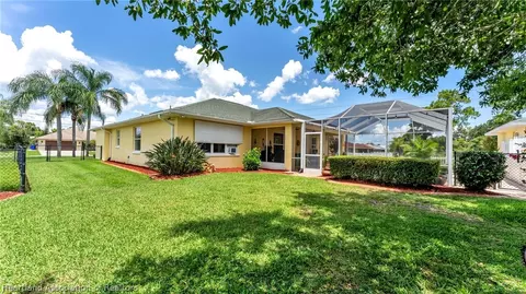 Exterior - 2001 Alan St, Sebring, FL 33875 photo 8 of 12