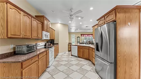 Kitchen - 2001 Alan St, Sebring, FL 33875 photo 3 of 5