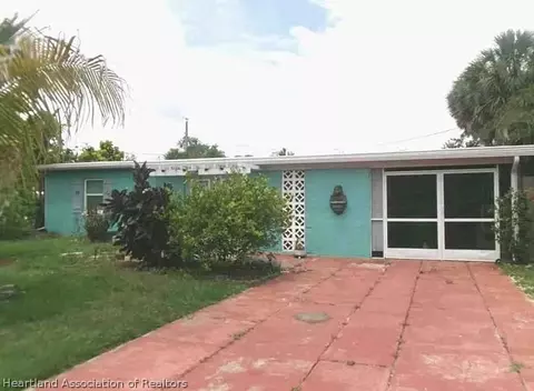 540 Palmetto Dr NE, Port Charlotte, FL 33952