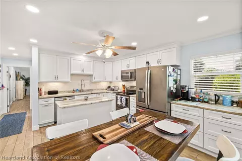 Kitchen - 18 Peaceful Pl, Lorida, FL 33857 photo 2 of 5