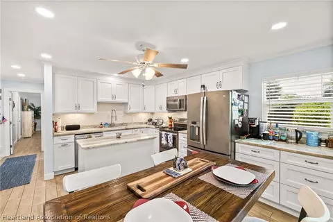 Kitchen - 18 Peaceful Pl, Lorida, FL 33857 photo 2 of 5