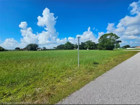 8500 Pine Glen Rd, Sebring, FL 33876 photo 2