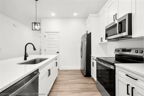 Kitchen - 5225 Cortez Blvd, Sebring, FL 33872 photo 2 of 5
