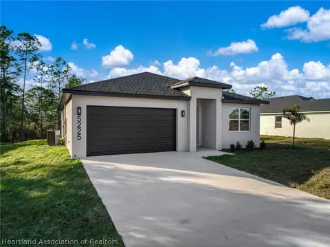 Exterior - 5225 Cortez Blvd, Sebring, FL 33872 photo 2 of 6