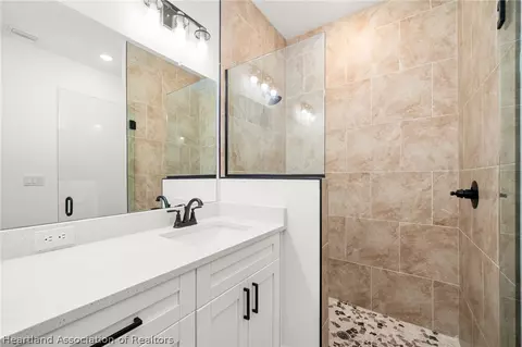 Bath - 5225 Cortez Blvd, Sebring, FL 33872 photo 1 of 4