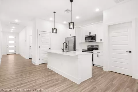 Entry Way - 5225 Cortez Blvd, Sebring, FL 33872 photo 2 of 3