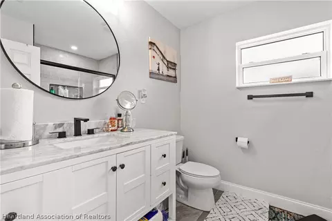 Bath - 298 River Dr, Sebring, FL 33875 photo 4 of 5