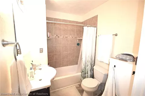 Bath - 2110 Eagle Dr, Wauchula, FL 33873 photo 1 of 2