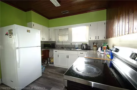 Kitchen - 2110 Eagle Dr, Wauchula, FL 33873 photo 1 of 1