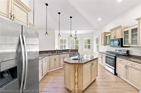 Kitchen - 837 Lily St, Sebring, FL 33875 photo 2 of 4