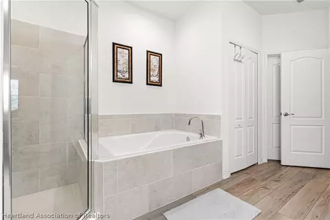 Bath - 5124 Moss Hammock Trl, Sebring, FL 33872 photo 1 of 6