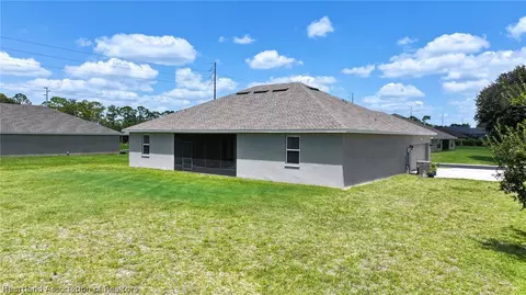 Exterior - 5124 Moss Hammock Trl, Sebring, FL 33872 photo 3 of 5