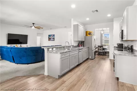 Kitchen - 5124 Moss Hammock Trl, Sebring, FL 33872 photo 1 of 4