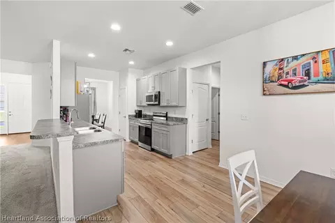 Entry Way - 5124 Moss Hammock Trl, Sebring, FL 33872 photo 2 of 2