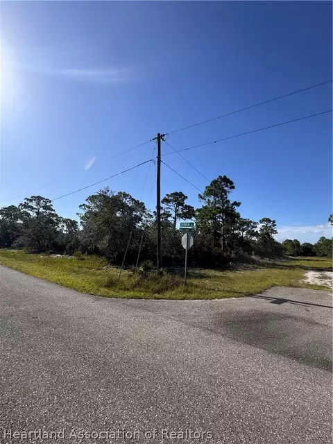 845 Durmon Ave, Lake Placid, FL 33852