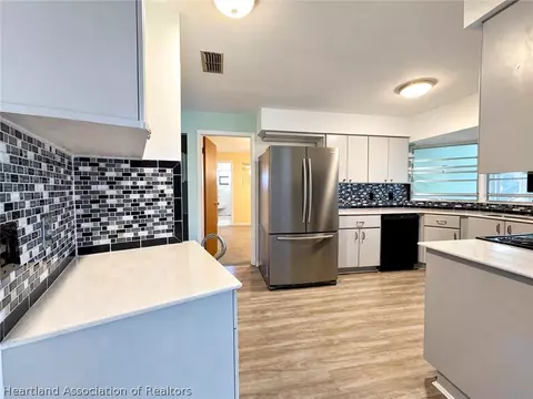 Kitchen - 101 Tortoise Rd, Sebring, FL 33876 photo 3 of 4