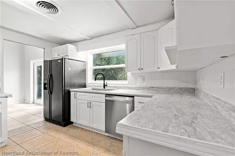 Kitchen - 2415 Sunset Dr, Sebring, FL 33870 photo 1 of 4