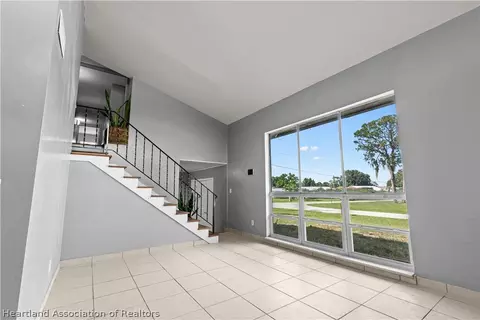Living - 2415 Sunset Dr, Sebring, FL 33870 photo 1 of 6