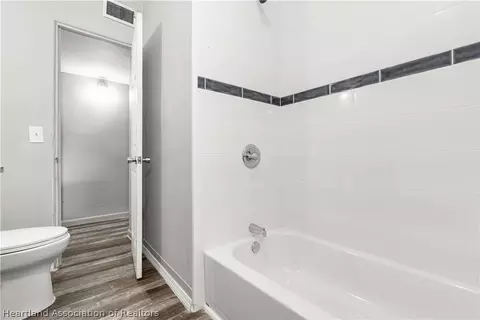 Bath - 2415 Sunset Dr, Sebring, FL 33870 photo 4 of 4