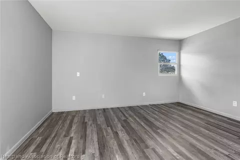 Bedroom - 2415 Sunset Dr, Sebring, FL 33870 photo 4 of 7