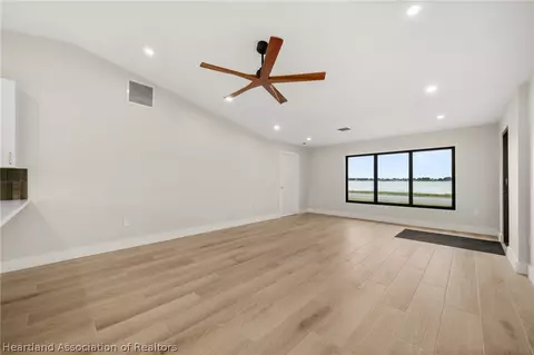 Living - 905 E Dinner Lake Dr, Sebring, FL 33870 photo 1 of 4