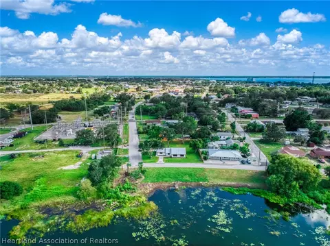 View/Area - 905 E Dinner Lake Dr, Sebring, FL 33870 photo 3 of 8