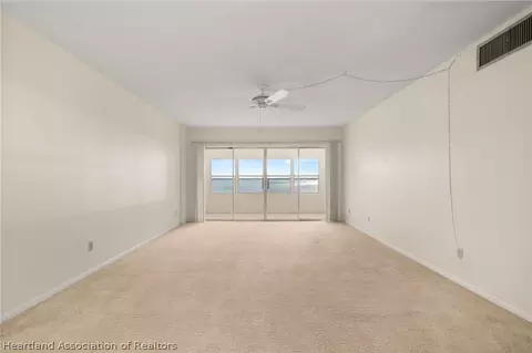 Living - 2131 Lakeview Drive 904, Sebring, FL 33870 photo 2 of 3