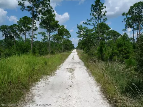 716 Parakeet Ave, Sebring, FL 33872 photo 3