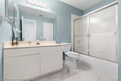 Bath - 1908 Villaway Rd E, Sebring, FL 33876 photo 1 of 1