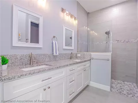 Bath - 35148 Daily Dr, Sebring, FL 33872 photo 2 of 4