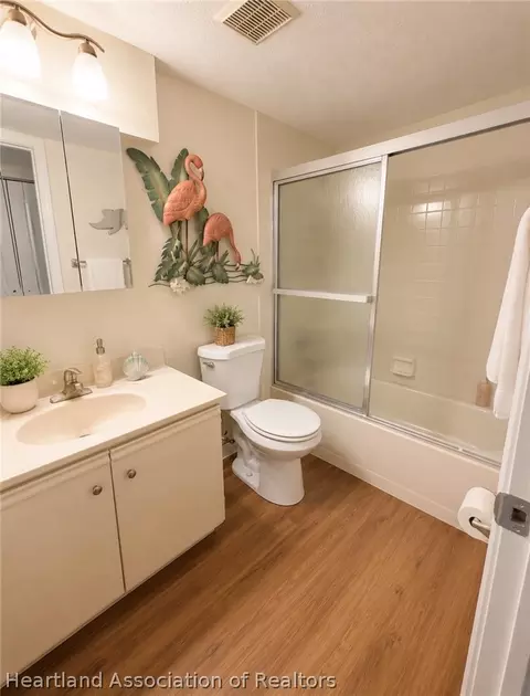 Bath - 4941 Casablanca Circle I6, Sebring, FL 33870 photo 3 of 3