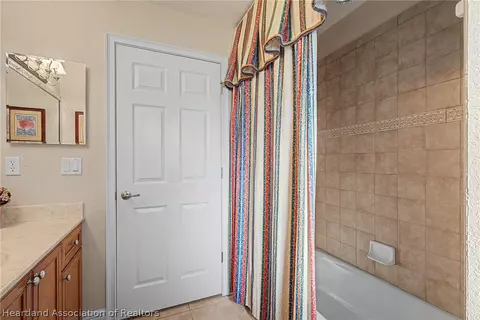 Bath - 3904 Golfview Rd, Sebring, FL 33875 photo 5 of 7