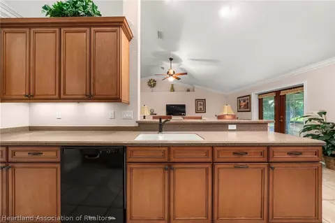 Kitchen - 3904 Golfview Rd, Sebring, FL 33875 photo 4 of 6