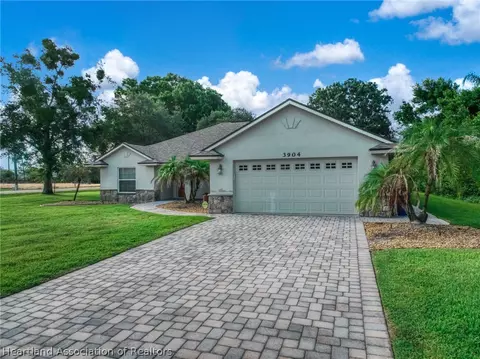 Exterior - 3904 Golfview Rd, Sebring, FL 33875 photo 3 of 5