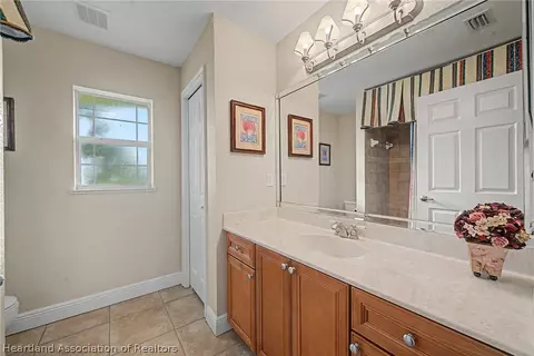 Bath - 3904 Golfview Rd, Sebring, FL 33875 photo 6 of 7