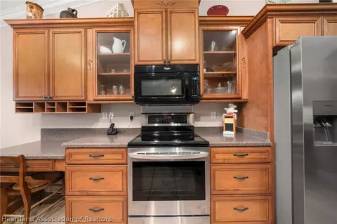 Kitchen - 3904 Golfview Rd, Sebring, FL 33875 photo 5 of 6