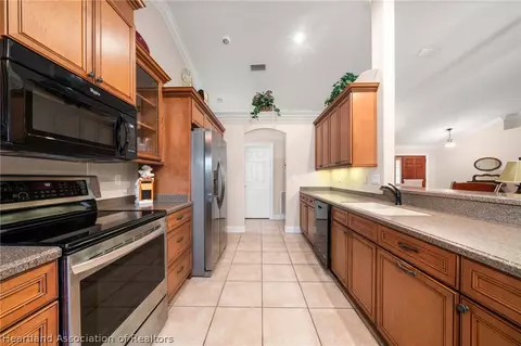 Kitchen - 3904 Golfview Rd, Sebring, FL 33875 photo 2 of 6