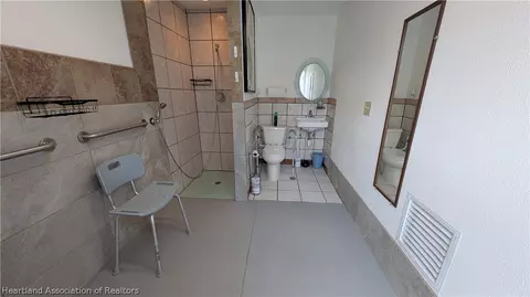 Bath - 4232 Trails End Rd, Lorida, FL 33857 photo 2 of 4