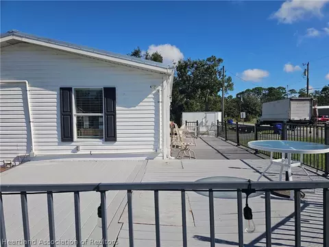 401 E Maxanna Blvd, Sebring, FL 33875 photo 2