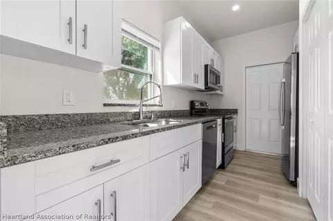Kitchen - 4309 Lafayette Ave, Sebring, FL 33875 photo 1 of 2