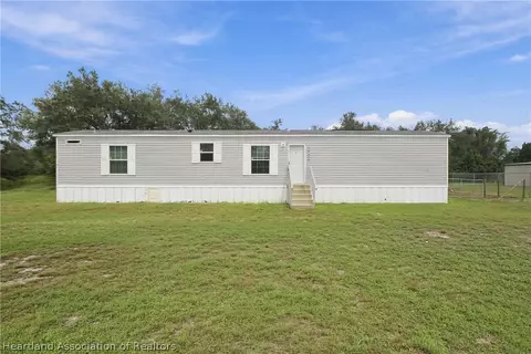 3001 Holiday Beach Dr, Avon Park, FL 33825