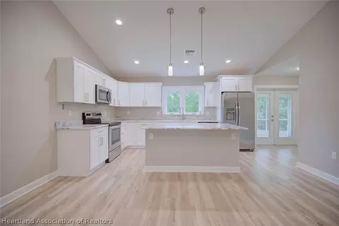 Kitchen - 6607 Burkett Ave, Sebring, FL 33875 photo 1 of 2