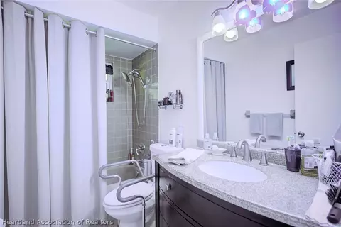 Bath - 906 Corvette Ave, Sebring, FL 33872 photo 1 of 2