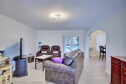 Living - 906 Corvette Ave, Sebring, FL 33872 photo 2 of 2