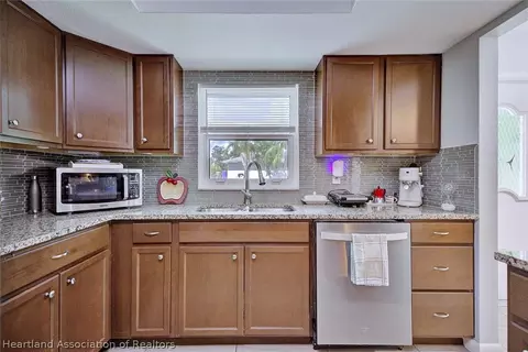 Kitchen - 906 Corvette Ave, Sebring, FL 33872 photo 2 of 4